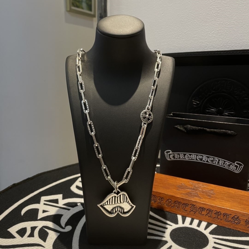 Ch**me He**ts necklaces